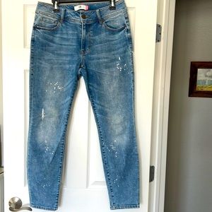 Cabi cinch skinny distressed jeans. Size 12. #5492